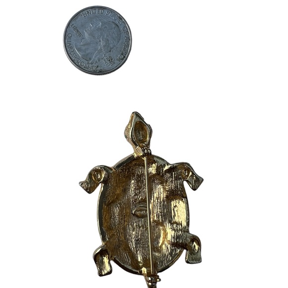 VTG CRAFT Gold Tone Rhinestone Turtle Brooch with Green Rhinestone eyes - Picture 6 of 8